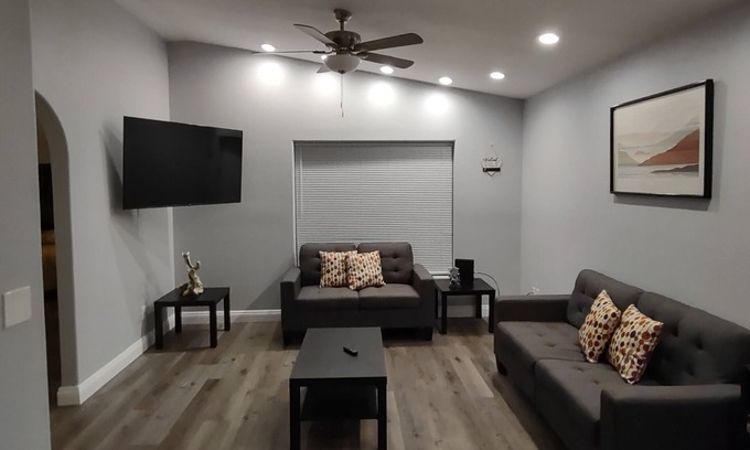 Holiday Shores House | Bullhead and Laughlin retreat