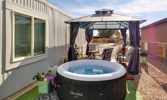 Holiday Shores House | Bullhead City Escape Near River: Snowbirds Welcome