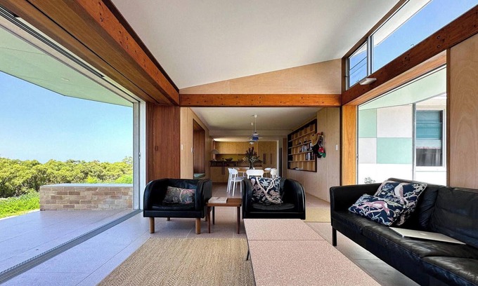 Sydney House | Bundeena Bush and Bird, Holiday Home