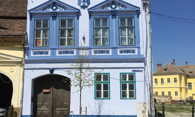 Sibiu Old Town Apartment | Buon Studio Sibiu, near train station and Small Square Old Town