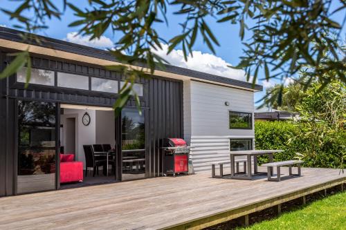 Martinborough House | Burgundy Place