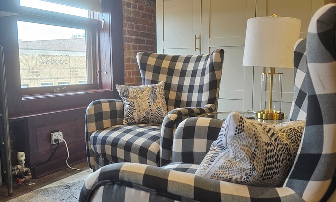 Belleville Apartment | Burrows 5 - Cosy Contemporary