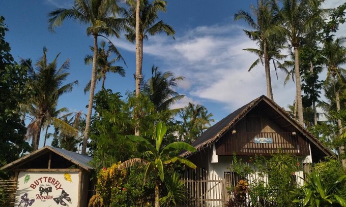 Catangnan House | BUTTERFLY HOUSE, Libertad, General Luna, Siargao, Filipinas