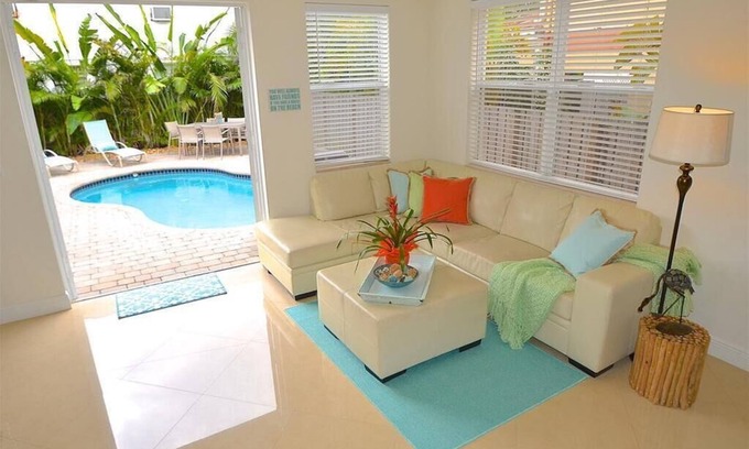 Lauderdale-by-the-Sea House | BY THE SEA VACATION VILLAS 4 BED/PRIVATE POOL/WALK TO EVERYTHING. Amazing location!