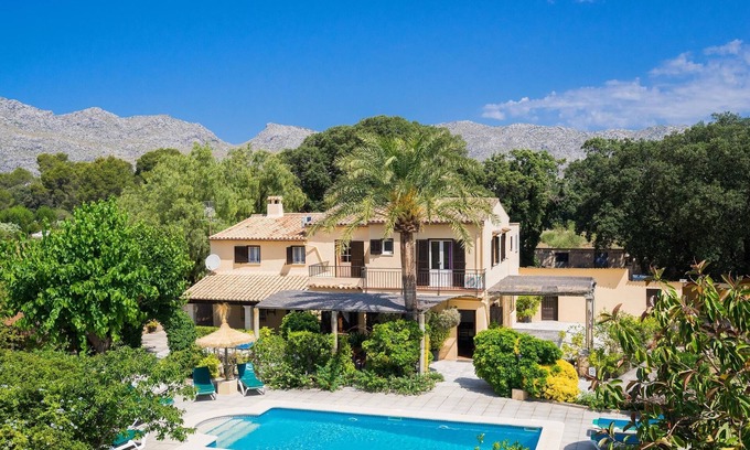 Pollensa Ski Chalet | Ca'n bou petit* Mallorquin farmhouse. Very quiet. Close to all sites.AACC .Wifi