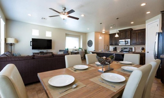 St. George House | Cactus Rose Villa with 2 Pools 2 Spas Gym