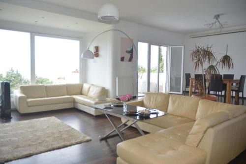 Chalcis Bed & Breakfast | Caecilia & Lawrence Villa