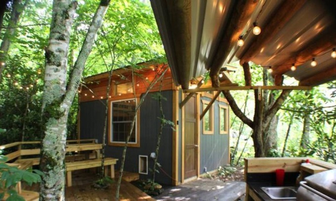 Todd RV Rental | Camp Bigfun: Tiny Hideaway Cabin Solar Power Off Grid
