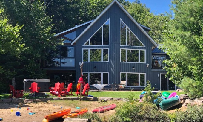 Kearney Cottage | Camp David Beautiful five bedrooms Private beach