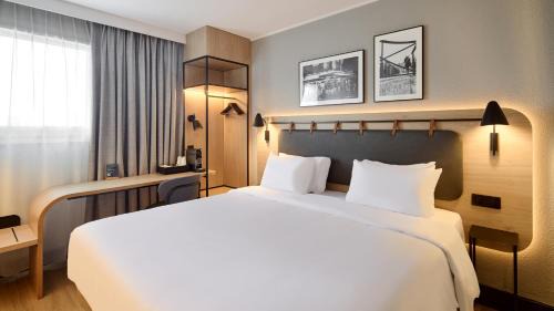 Quartier de la Boule - Champs-Pierreux Hotel | Campanile Paris Ouest - Nanterre - La Défense