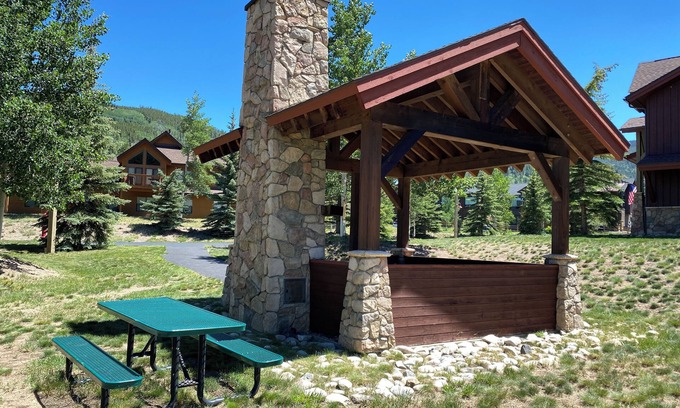 Mountain House Condo | Campfire Mountain 6