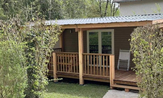 Levier House | Camping 3 étoiles - Piscine - ccbbdhd