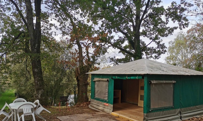 Saint-Aubin-le-Cloud House | Camping La Chagnée - Bungalow toilé