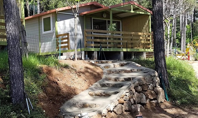 Ucel Ski Chalet | Camping Ushuaïa Villages les Pins d'Ucel * - GENET - Chalet 21.5m² + TV 4 people