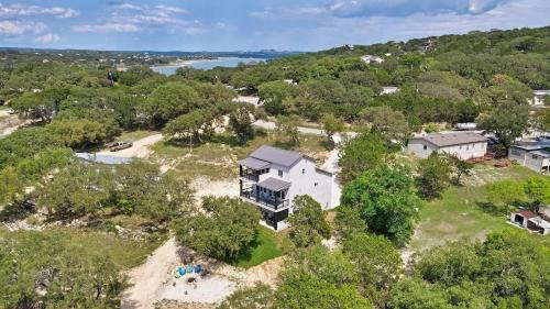 Canyon Lake House | Canary Lakehouse