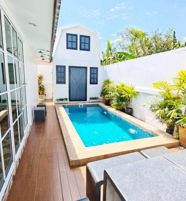 Saen Suk Villa | Canary Pool Villa Bangsaen