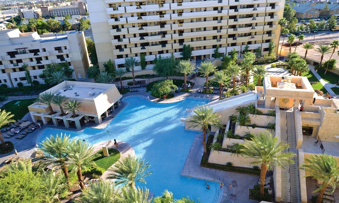 Enterprise Resort | Cancun Resort Las Vegas - 2 BEDROOM 2 KINGS POOL VIEW DELUXE SUITE