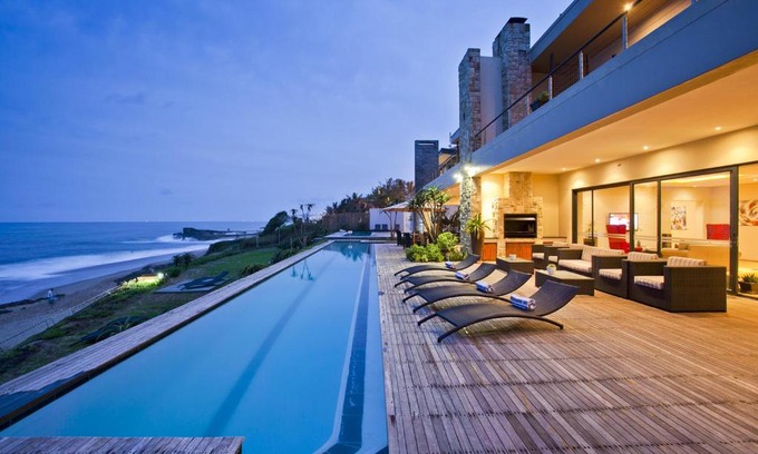 Umhlali Beach Hotel | Canelands Beach Club