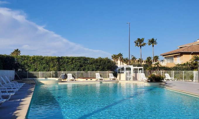 Frejus Port Apartment | CAP HERMES Vue MER Magnifique logement 6 couchages