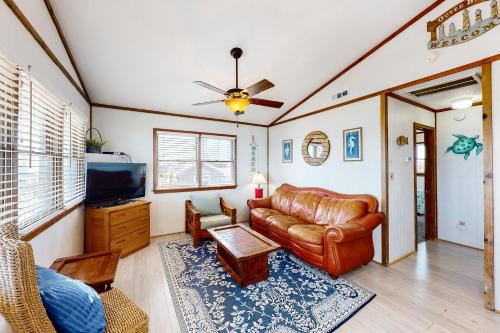 Buxton House | Cape Top #21A-B