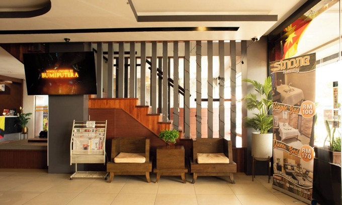 Bintulu Hotel | Capital O 90083 Riverfront Inn