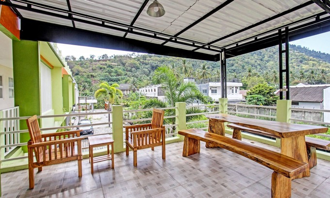 Senggigi Hotel | Capital O 91384 Rintaka Residence
