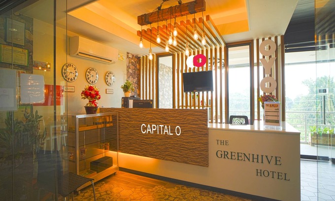 Ibaan Hotel | Capital O Vaccinated Staff - OYO 785 The Greenhive