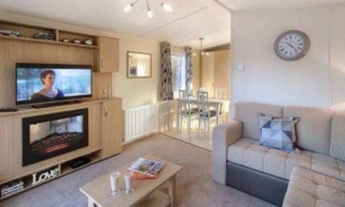 Balminnoch Apartment | Captivating 3 Bedrooms Loch Views Indoor Pool