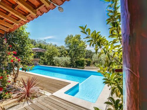 Camparca House | Carcavelos Villa with Pool