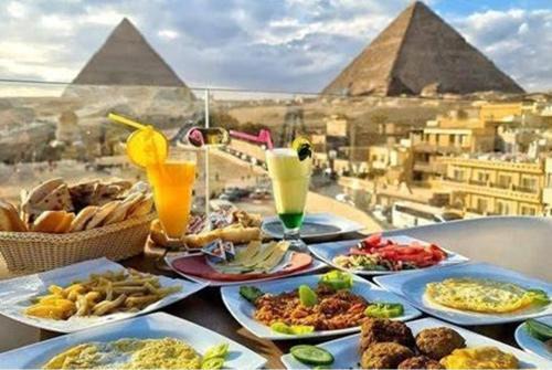 Giza Hotel | Carpet Alaadein Pyramids view