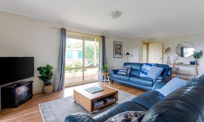 Carrickalinga House | Carrawaves 73 LaRonde