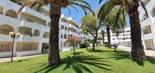 Alporchinhos Apartment | Casa Angela, 180m from the beach