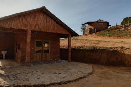 Baependi House | Casa com Varanda na Natureza