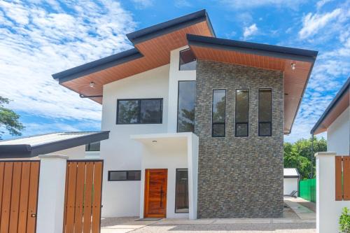 Samara House | Casa Cretaceous Modern villa 10 min walk to the beach
