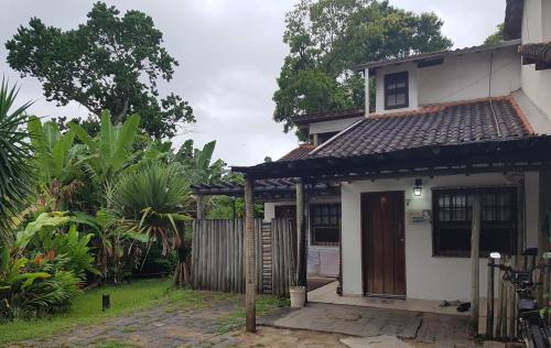 Cabore House | Casa Cultural Caiçara Paraty - WiFi, Vaga privativa, próxima ao Centro Histórico