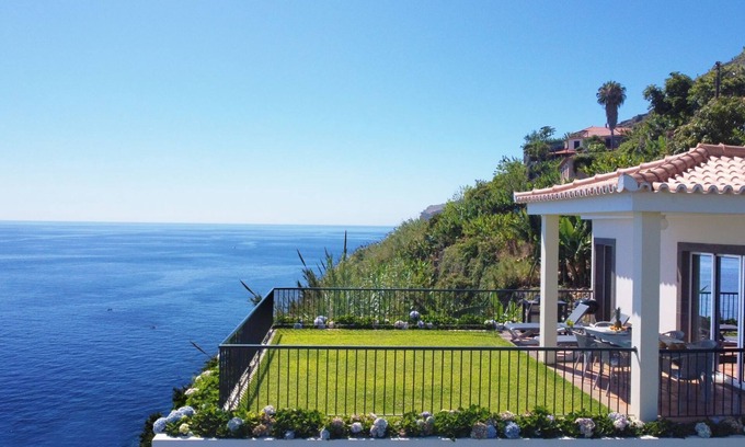 Arco da Calheta House | Casa da Fajã - Sea Front Clifftop Villa