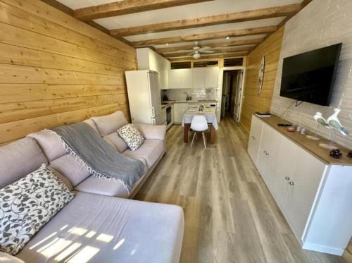 Urbanizacion Puerto de Estepona Apartment | Casa de Madera 2