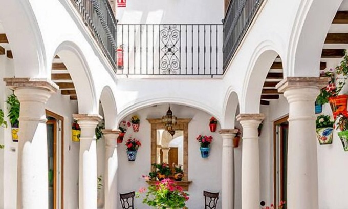 Historic Center of Estepona Apartment | Casa del Patio - Boutique Apartments
