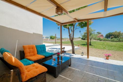 Agios Sostis House | Casa di Campo- Relax only 5 minutes away from the beach and Laganas by Villa Mana Gers