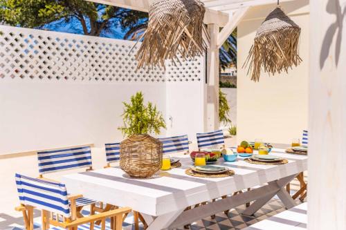 Vila Baleira Villa | Casa do Cacto - By WeHost