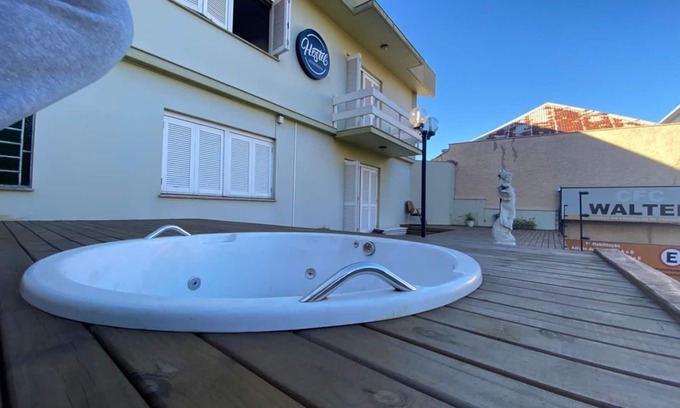 Sao Pelegrino House | Casa do Rogério Hostel - shopping