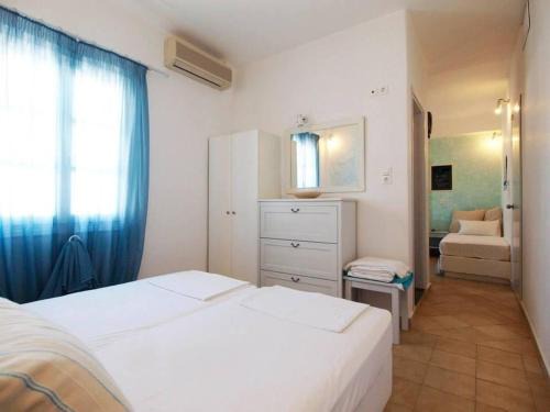 Ios Apartment | Casa Filareti-Triple studio with city wiew
