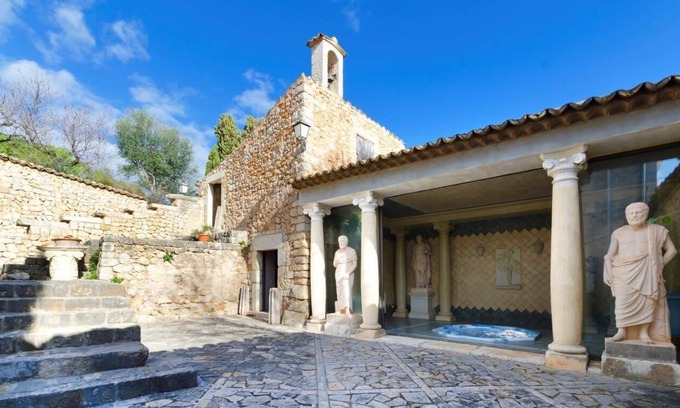 Lloseta House | Casa Histórica Para Ciclistas con Piscina, Sauna e Hidromasaje
