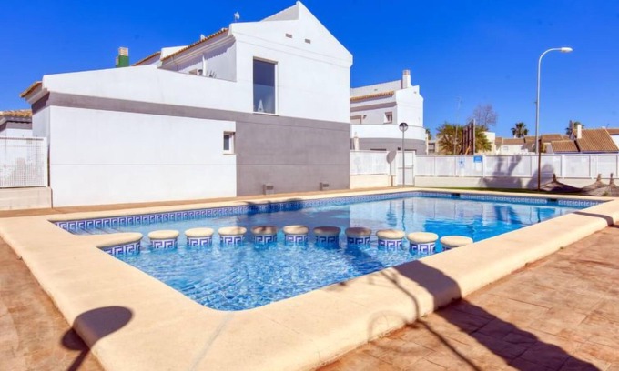 Vergel House | Casa Linda by Interhome
