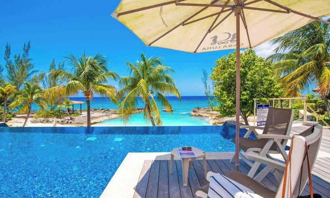 George Town Villa | Casa Luna 14: Gated Resort South of 7Mile Beach w/Beach Cove, Communal Pool, Hea