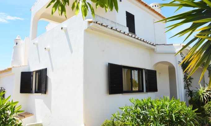 Mato Serrao House | Casa Maricel