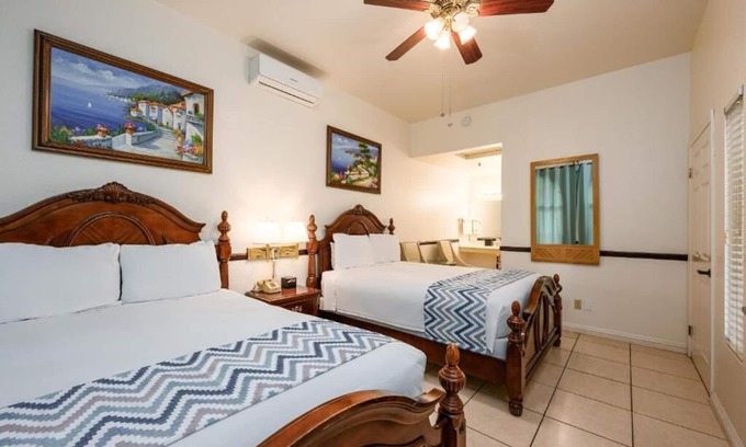 Avalon Hotel | Casa Mariquita Quadruple Room