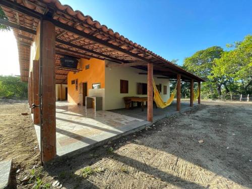 Caicara House | Casa na lagoa azul