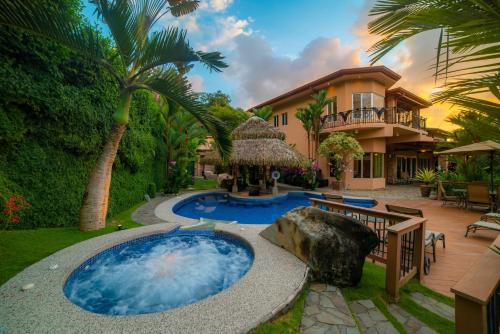 Jaco House | Casa Oasis 5 bdrs private pool in Los Suenos