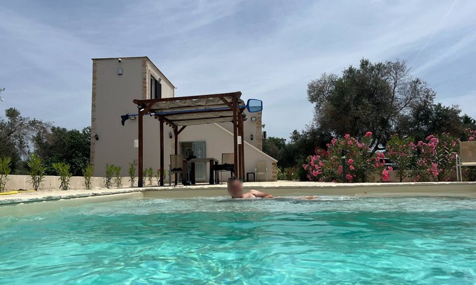 Manduria House | Casa "onda Blu": Exklusives Ferienhaus mit Poolparadies und Mediterranem Flair